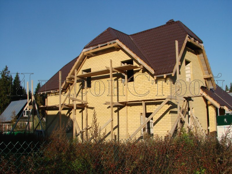 завершение этапа строительства дома из пеноблоков в Подольске